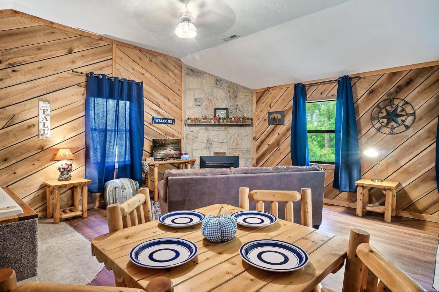 Romantic Mtn Cabin Hot Tub & Jacuzzi Views Sevierville Zewnętrze zdjęcie